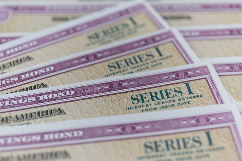 MONEY HACKS: What are “I-Bonds” & Should I be Investing in Them?