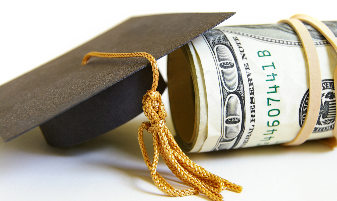 MONEY HACKS: Should You Pay Off Student Loans Before Saving for Retirement?